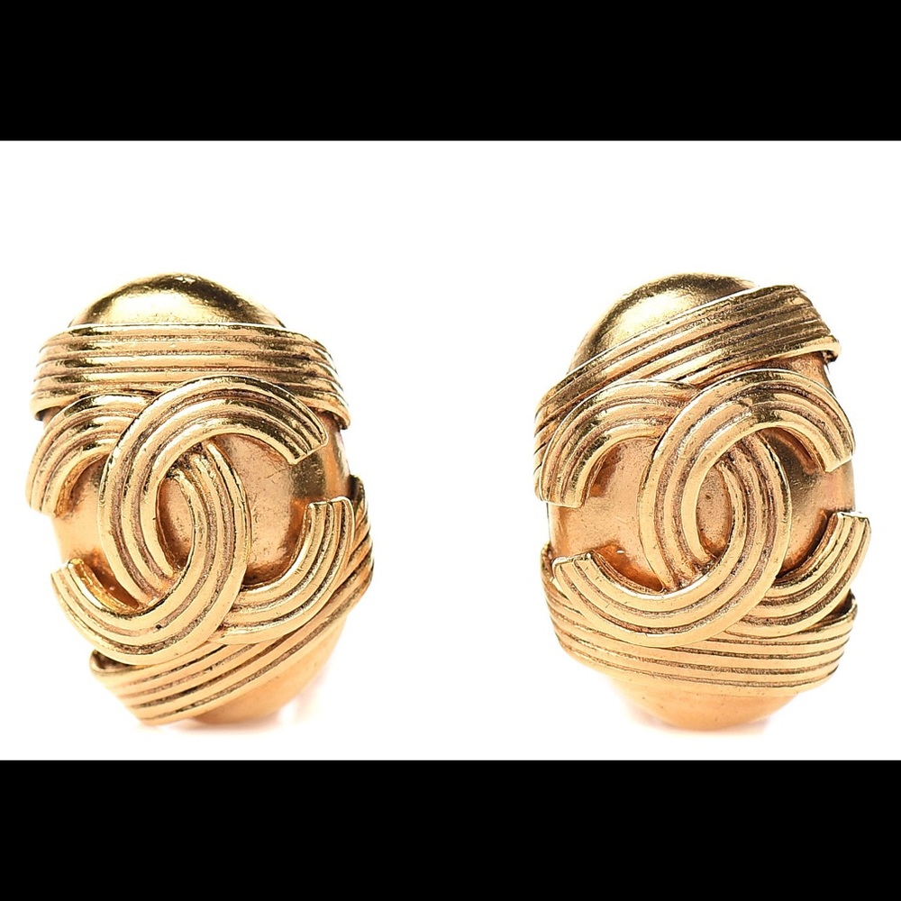 CHANEL clip on earrings